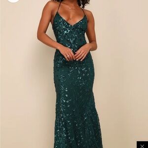 Lulu’s NWTs Elegant Green Sequin Dress